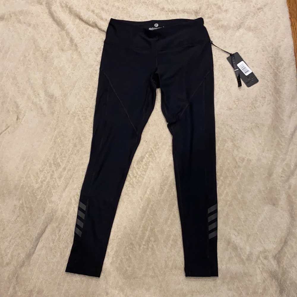 90 Degree women’s 7/8 leggings size small